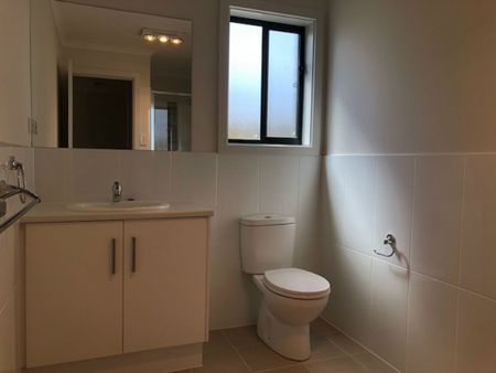 3 Bedroom Family Home in Munno Para West - Photo 5