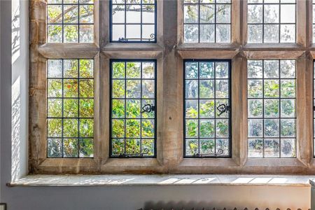 5 bedroom semi-detached house to rent - Photo 2