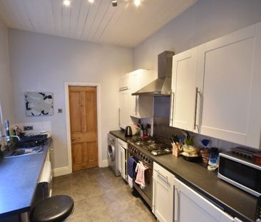 2 Bed - Ashleigh Grove, Jesmond, - Photo 2