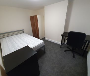 4 Bed Student Accommodation - Photo 5