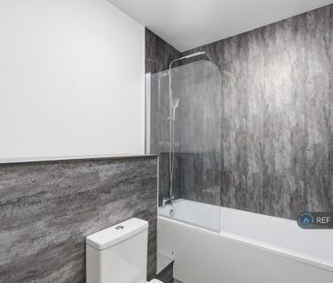 2 bedroom semi-detached house to rent - Photo 3