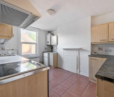 2 bedroom maisonette to rent - Photo 6