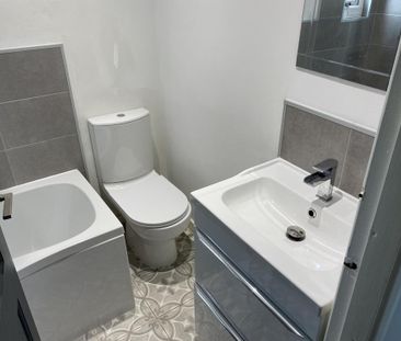 3 bedroom terraced house to rent - Photo 4