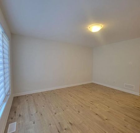 For Lease - 401 GLENROY GILBERT Drive Unit# 12, Barrhaven, Ontario - Photo 3
