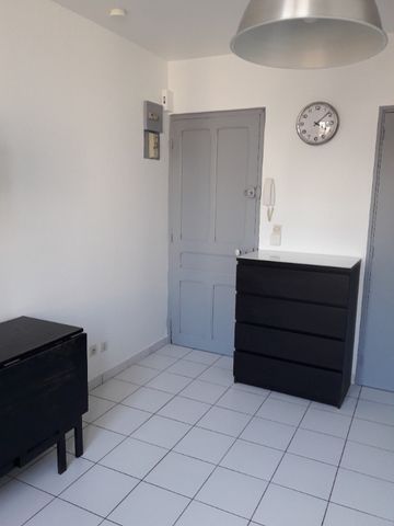 Location Appartement 1 pièce 14m² - Photo 4