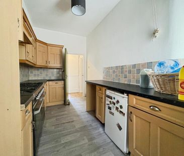 4 bedroom end of terrace house to rent - Photo 6