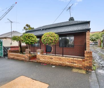 Classic Charm - Photo 3