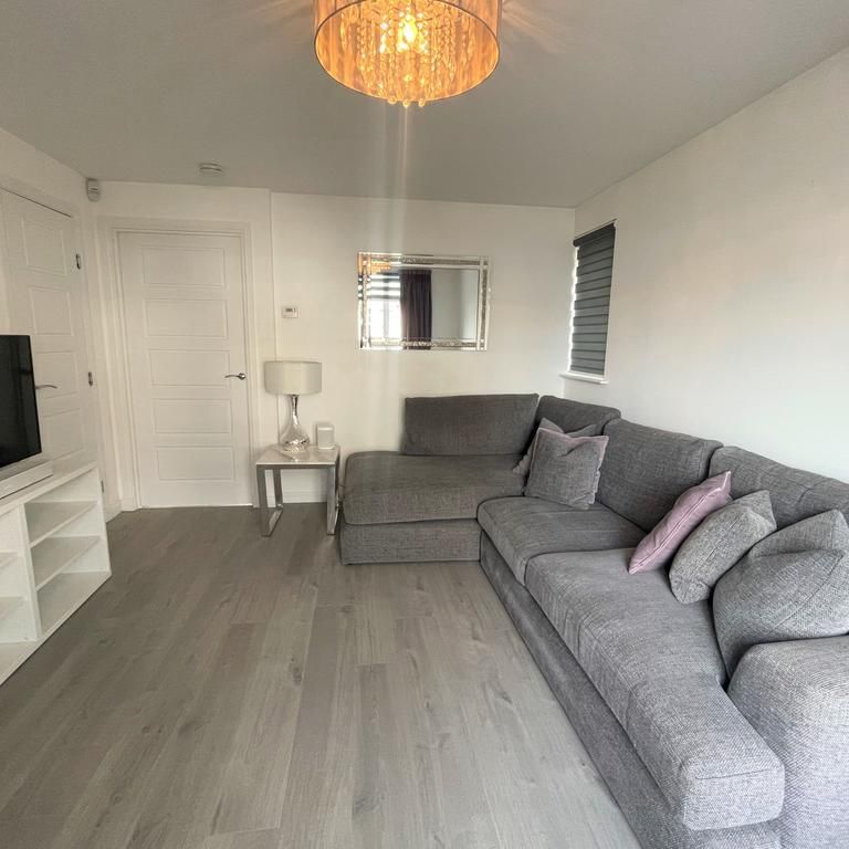 3 bedroom semi-detached house to rent - Photo 1