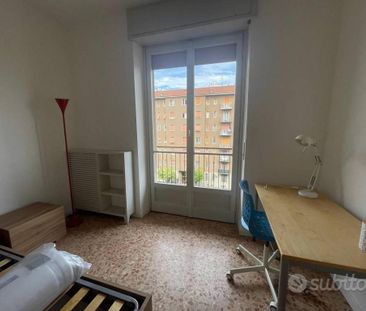 Stanza in appartamento di 100 m² a Milano - Photo 4