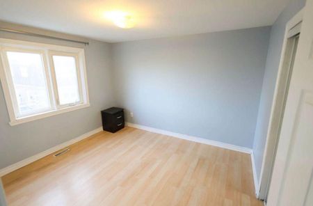 For Lease - 120 Town House Crescent, Brampton, Ontario - Photo 4