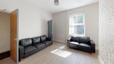 4 bedroom terraced house to rent - Photo 2