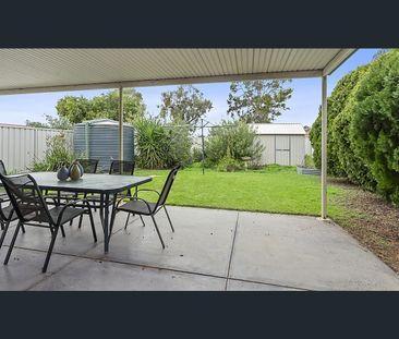 Neat 2 Bedroom Home - Photo 6