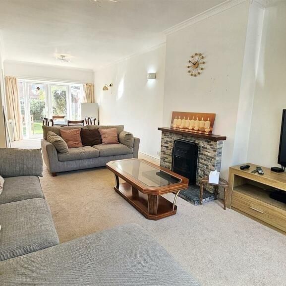 3 bedroom detached house to rent - Photo 1