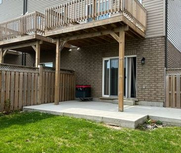 For Lease - 68 Bloom Crescent, Hamilton, Ontario - Photo 3