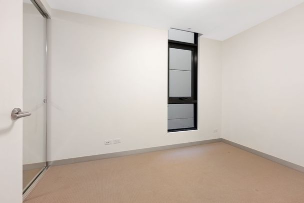 Bright and Spacious - Two Bedroom Apartment! - Photo 1