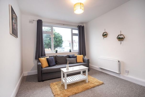 3 bedroom flat to rent - Photo 1
