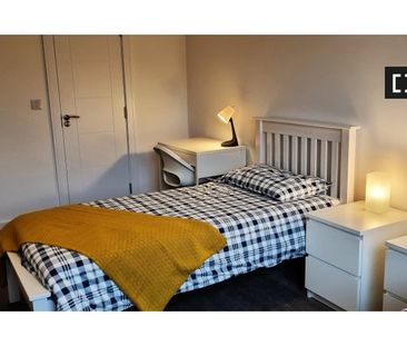 Bed for rent in 7-bedroom apartment in Phibsborough, Dublin - Photo 6