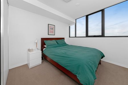 1 bed 1 study with Amazing Views! - Photo 2