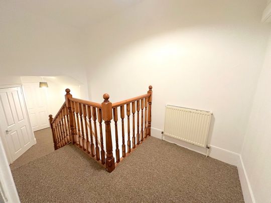 A 2 Bedroom Flat Instruction to Let in Bexhill On Sea - Photo 1