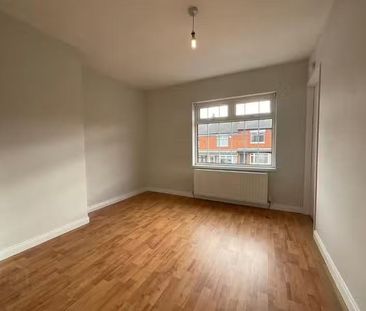 35 Northwood Drive, - Photo 2