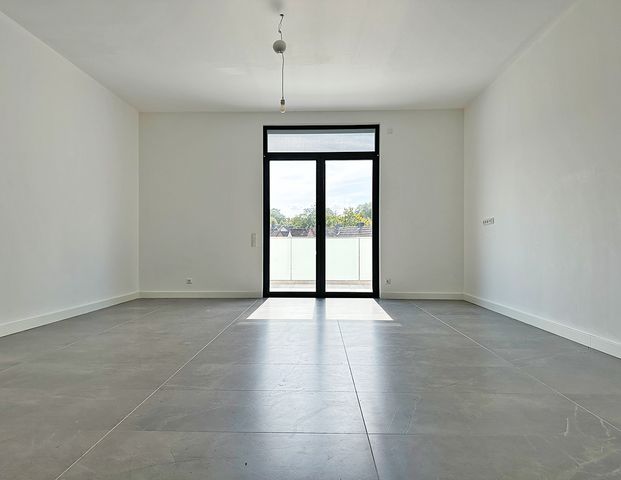 Baesweiler: Komfortable Wohnung mit zwei Zimmern, Wellnessbad, Balkon und Aufzug! - Photo 1