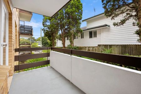 Prime Freshwater Living – Coastal Convenience at its Best - Photo 2