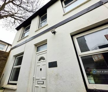 2 bedroom semi-detached house to rent - Photo 5