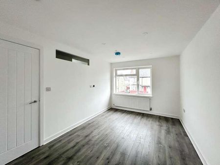 Fonmon Crescent, Cardiff, CF5 - Photo 4