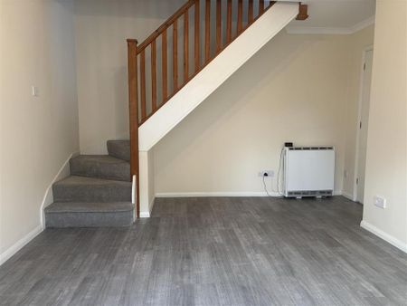 2 bedroom end of terrace house to rent - Photo 3