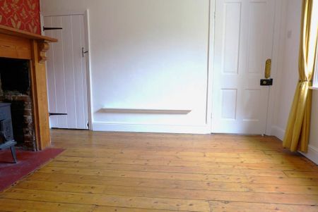 2 bedroom semi-detached house to rent - Photo 2