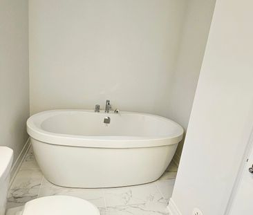 For Lease - 383 Inspire Boulevard, Brampton, Ontario - Photo 3