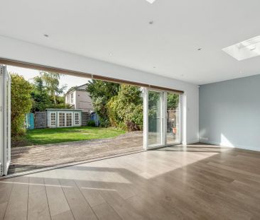 4 bedroom bungalow to rent - Photo 1