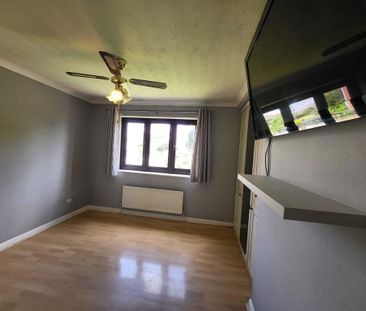 4 bedroom semi-detached house to rent - Photo 4