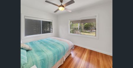 MODERN COASTAL LIVING JUST METRES FROM THE BEACH - Photo 3