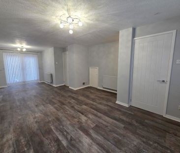 The Scimitars, Fareham - Photo 1