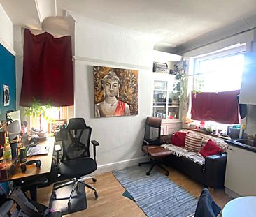 £900 PCM, All Bills Included, Furnished One Bedroom Ground Floor Fl... - Photo 3