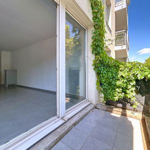 Tassin : Agréable T2 avec cuisine aménagée, balcon et garage - Photo 3
