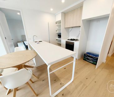Comfortable Furnished Apartment in the Heart of Box Hill I 1Bed 1Ba... - Photo 5