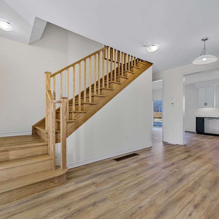 For Lease - 238 Mckenzie Drive, Clearview, Ontario - Photo 1