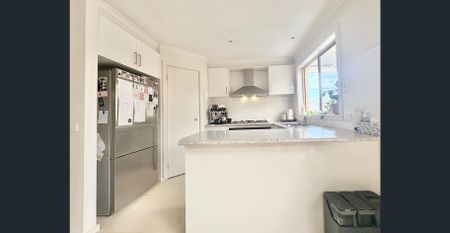 Comfortable Family Living in Prime Leopold Location - Photo 5