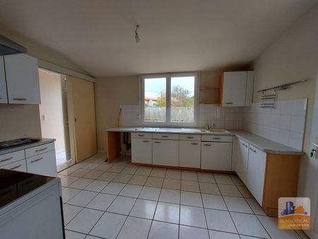 Location Maison 3 pièces 83m² - Photo 4