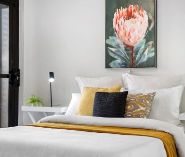 Top Floor North Facing Stylish Apartment - Photo 5