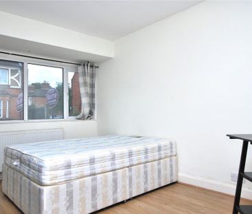 4 bedroom semi-detached house to rent - Photo 3