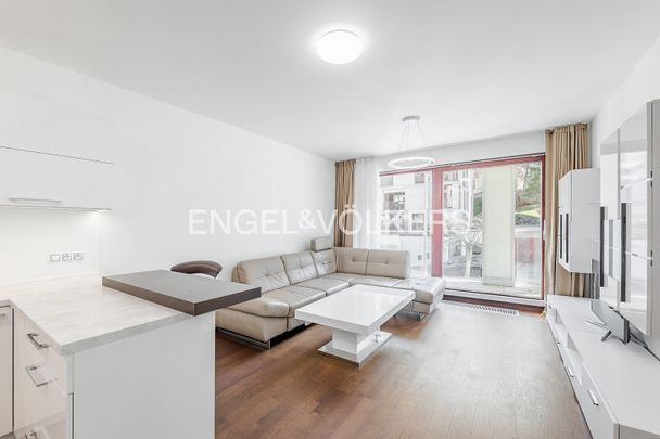 Pronájem bytu 2+kk 66 m² - Fotografie 1