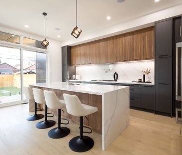 For Lease - 24 Twenty First Street, Toronto, Ontario - Photo 3