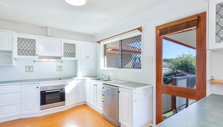 Ideal Family Home In Perfect Location - Photo 5
