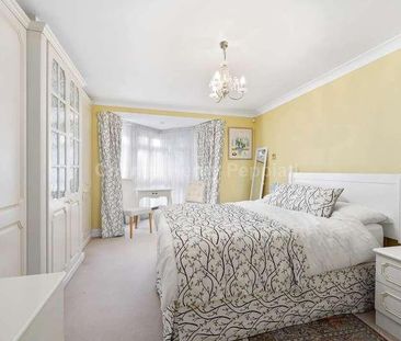 Riverside Gardens, Finchley, N3 - Photo 2