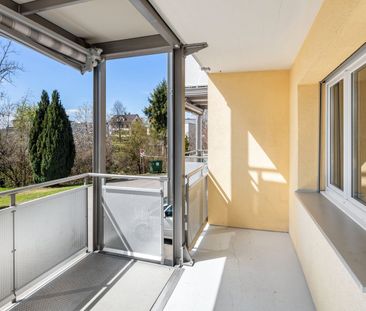 "Mieten ohne Kaution - grosse Familienwohnung mit schönem Balkon" - Photo 2