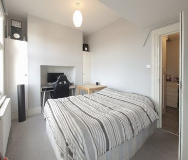 Two double Bedroom Flat – Station Road, Edgware, HA8 - Photo 4