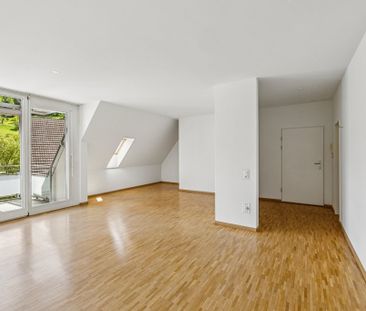 Naturnah wohnen mit besonderem Extra 4.5-Zi.Whg mit eigenem Dachspitz - Photo 3